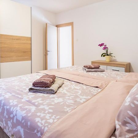 Apartmani Jolly Porec: Blizu Centra I Mora Exteriér fotografie